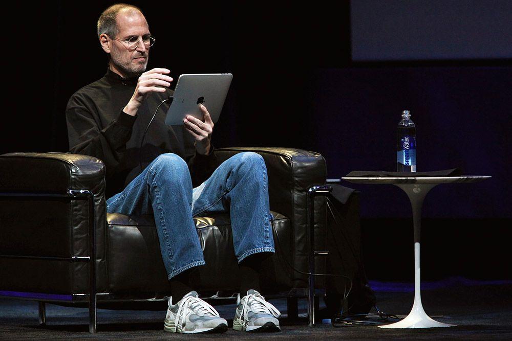 Apple founder in New Balance sneakers