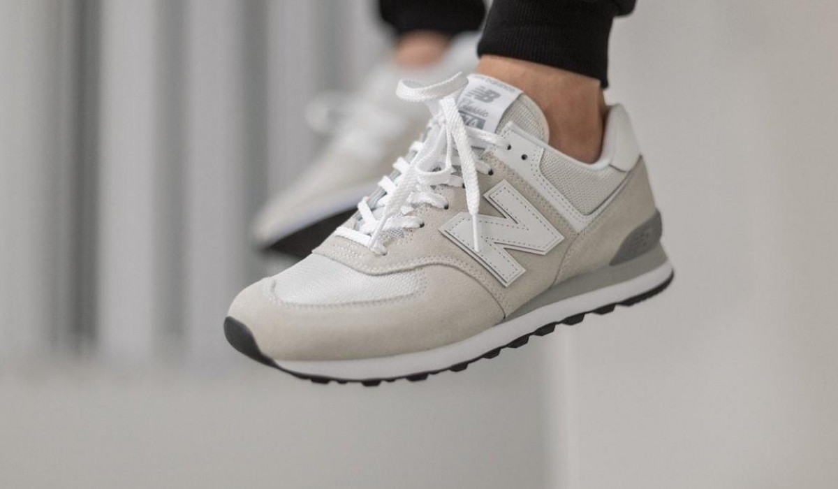 Top-5 New Balance Sneakers That Look Perfect in Black & Neutral